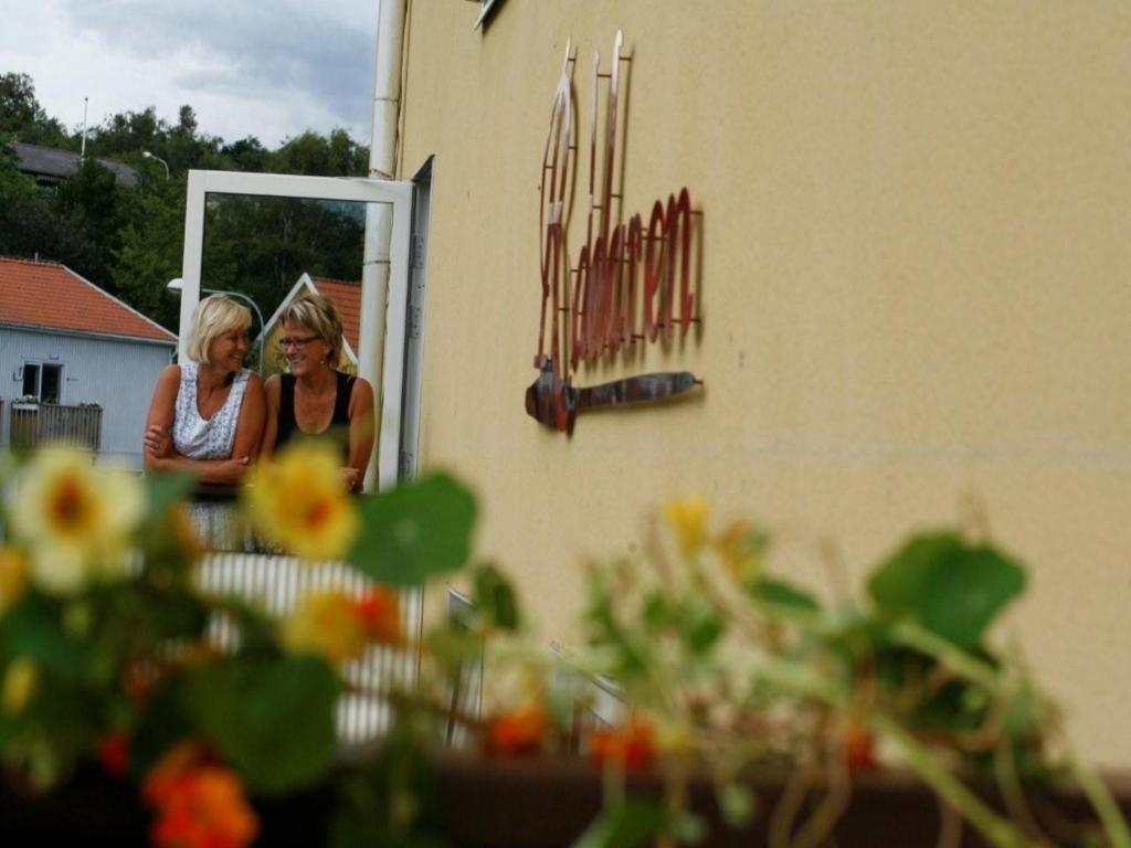 Hostel Roddaren Stromstad Exterior photo